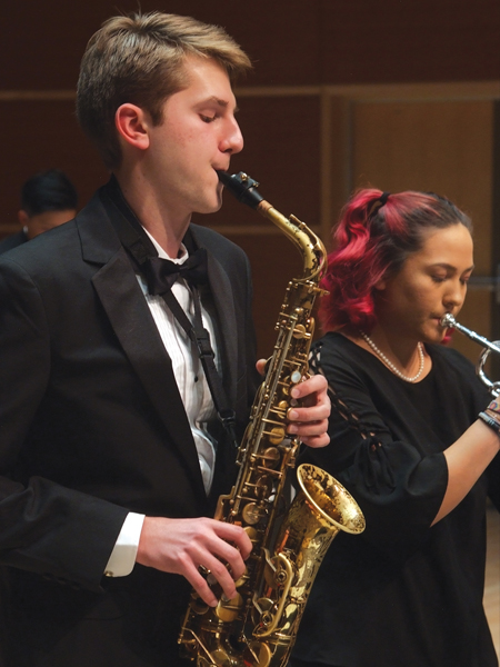 Left to right: Truman Chancy, ‘22, and Leslie Sparling, ‘22, perform with the jazz ensemble. Photo courtesy of the Lenfest Center for the Arts.