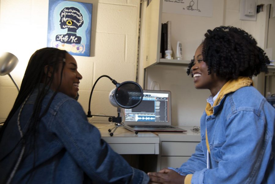 Living Poets Society podcast hosts makayla lorick (left) and Joëlle Simeu (right). Photo by Isaac Thompson, 21.