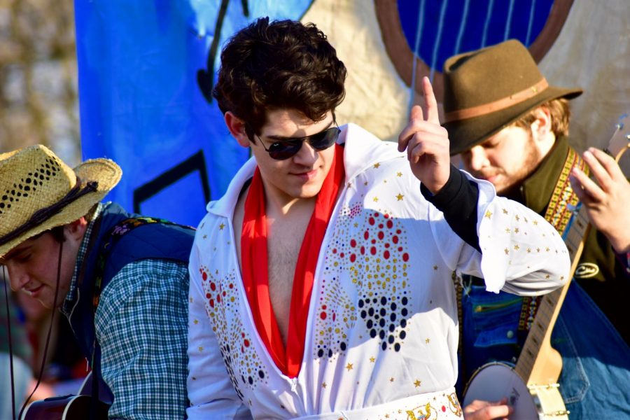 A student dressed as Elvis on the Las Vegas themed Nevada float.