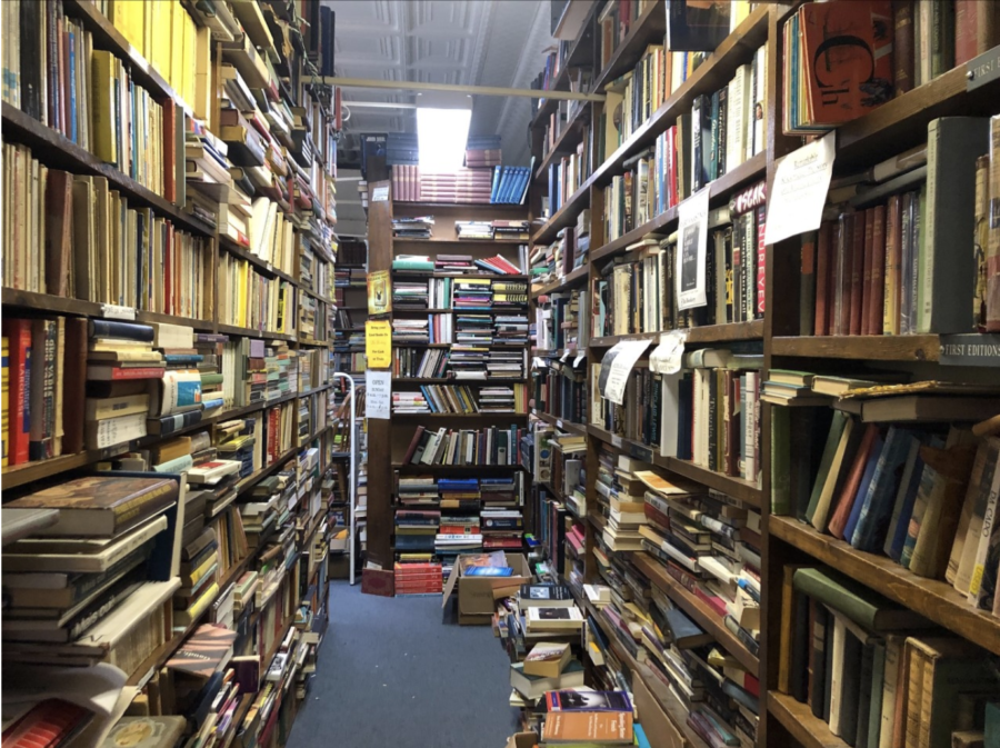 The Bookery is a brief walk away from Washington and Lee’s campus, sitting in between Lexington Pet Place and The Palms. It’s been a community staple for 34 years. Photo by Lilah Kimble, ’23.