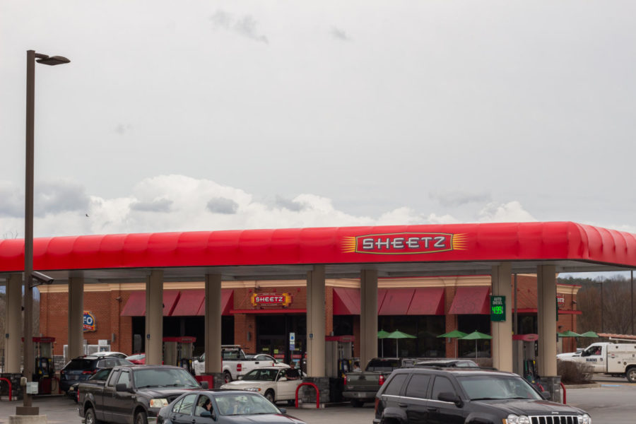 Gas prices at the Lexington Sheetz have risen to  nearly $4. Photo by Elena Lee , ‘25.