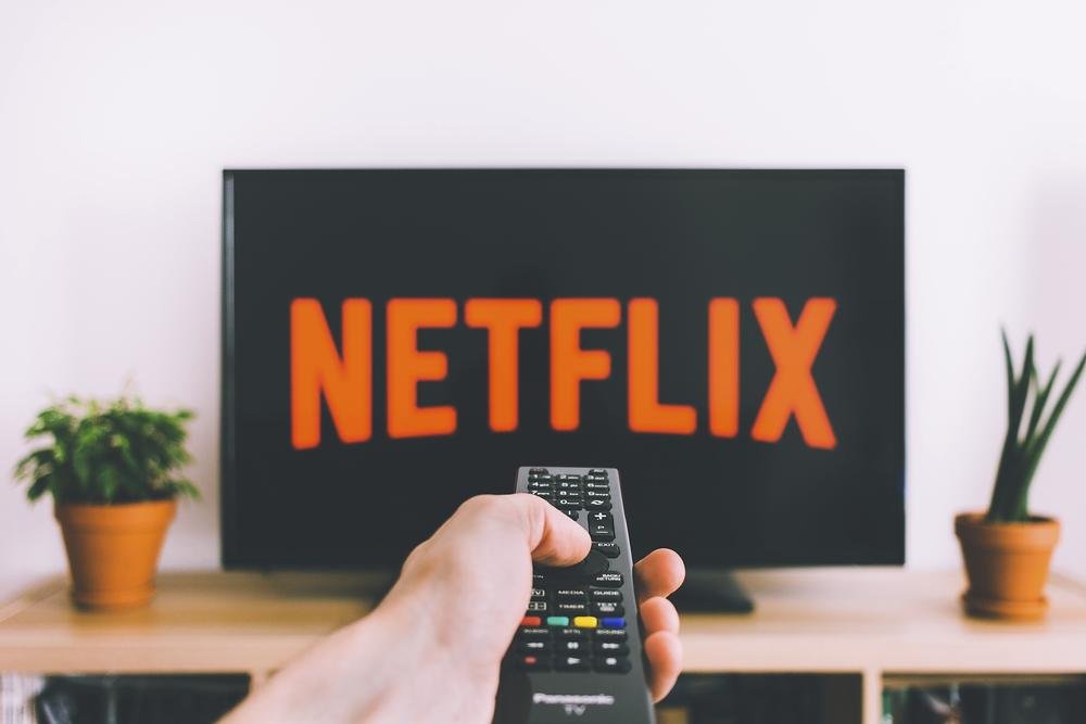 Opinions editor Aliya Gibbons shares her queer media recs on Netflix. Photo courtesy of Rawpixel