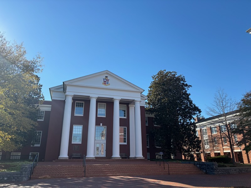 The Executive Committee appoints students to serve on the Constitutional Review Committee. 