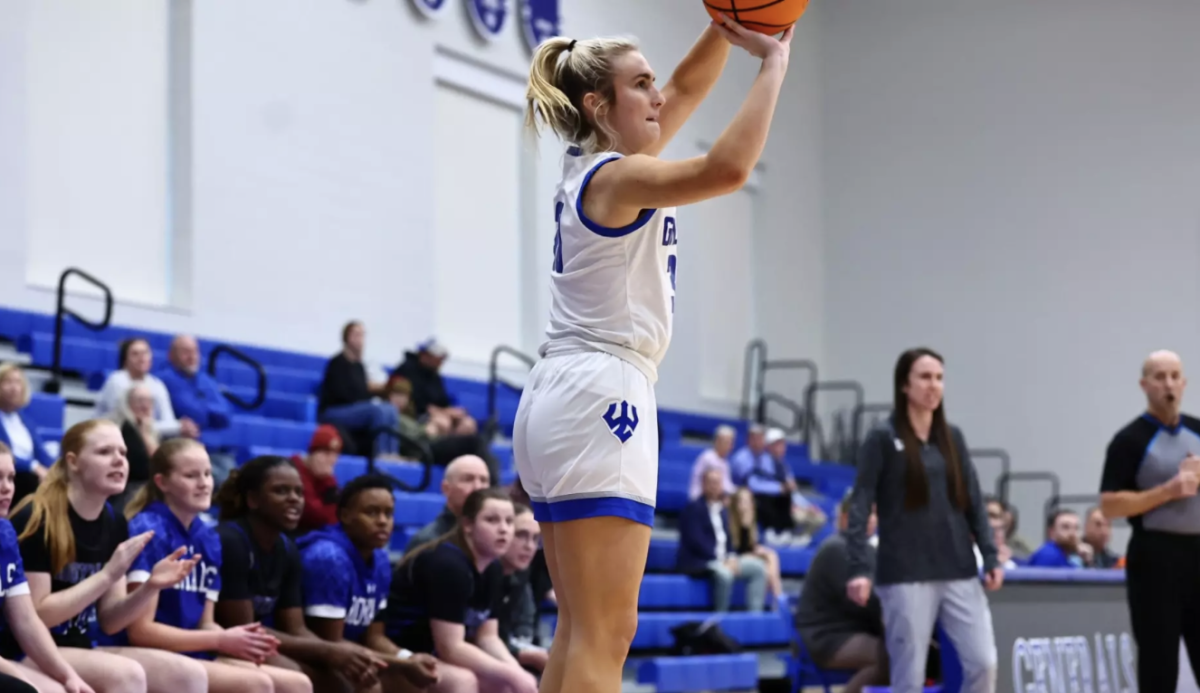 Riley Bryant, ‘27, shoots a three in the Generals’ win over Stevenson University in Lexington, Va. 