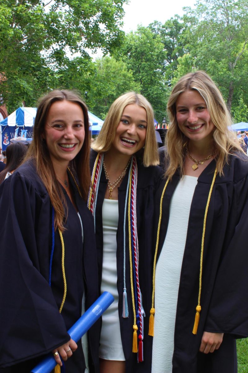 Caroline Linen, '25, was one of the ten valedictorians in her class. 